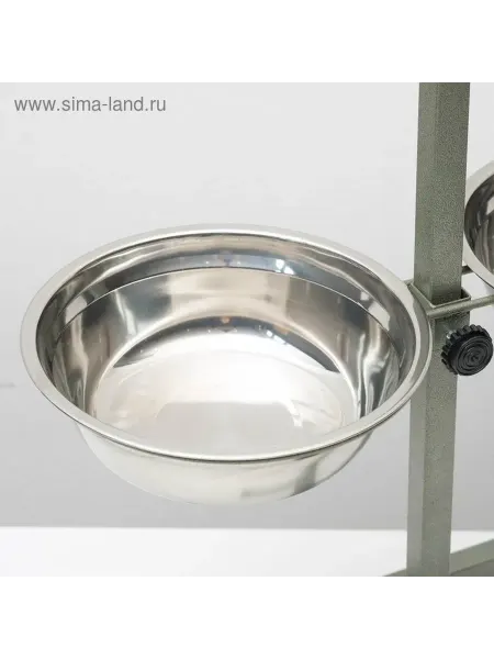 Удобная регулируемая подставка для кормления животных