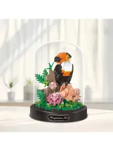 Пластиковый конструктор /3D кoнструктор Тукан под куполом (660 дет)