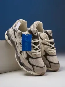 Кроссовки ASICS
