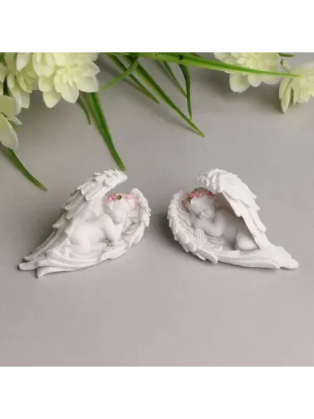 Сувенир "Ангельские сны" в венке из роз, 6,5 см In Mother's Hands