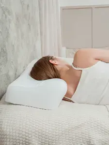 Ортопедическая подушка с выемкой под плечо с эффектом памяти memory foam для сна