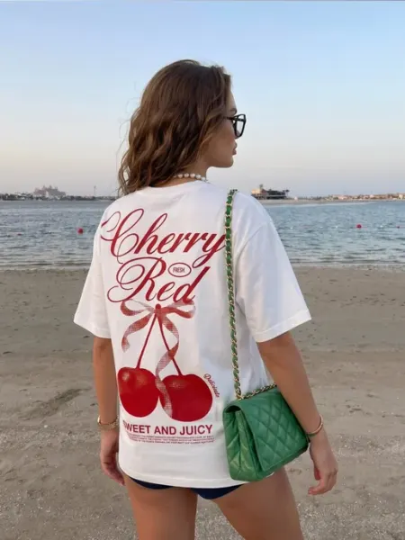 Белая футболка оверсайз с принтом на спине Cherry red Rest