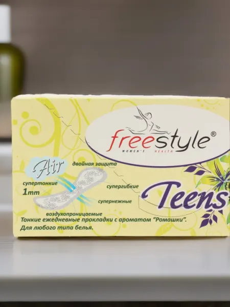 Прокладки женские гигиеническиее Free Style Teens с ароматом ромашки