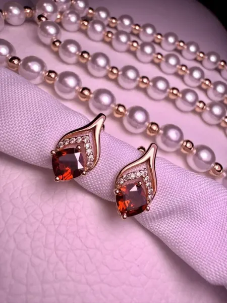 Серьги из медицинского сплава бордовым камнем Xinguan Jewelry