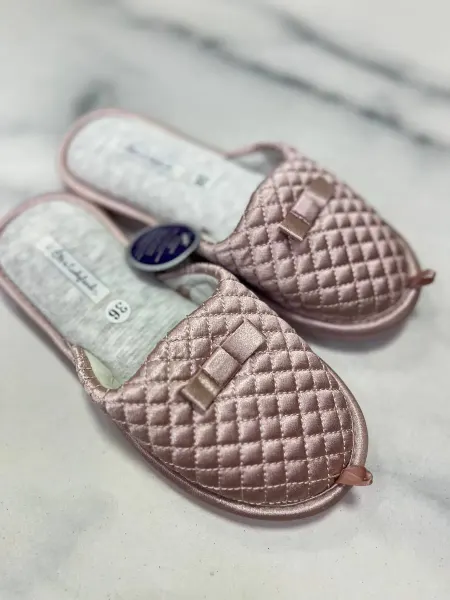 Grandshoes Тапочки домашние с закрытым мысом