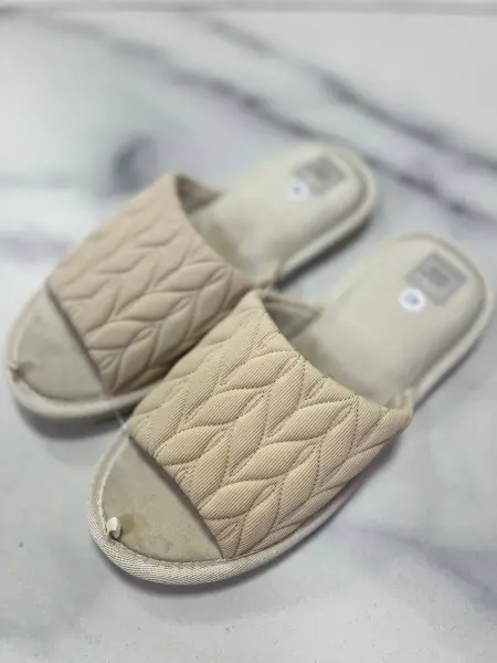 Grandshoes Тапочки домашние с открытым мысом