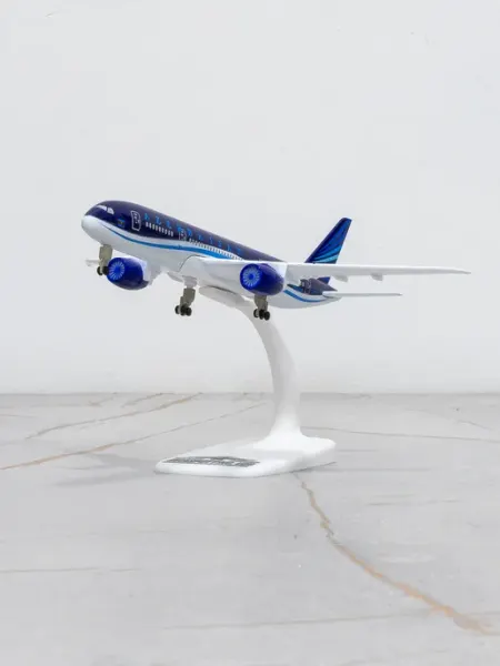 Модель самолёта Boeing 787, Azerbaijan, 20 см металл+пластик