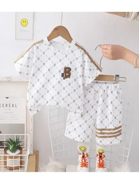 HelloKids Костюм футболка с шортами