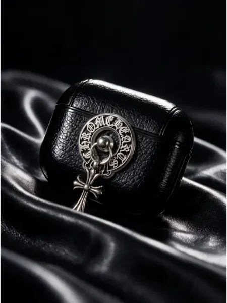 Чехол для наушников AirPods Pro 3 экокожа с карабином Chrome hearts