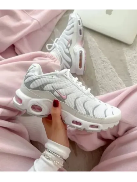 Кроссовки женские Nike