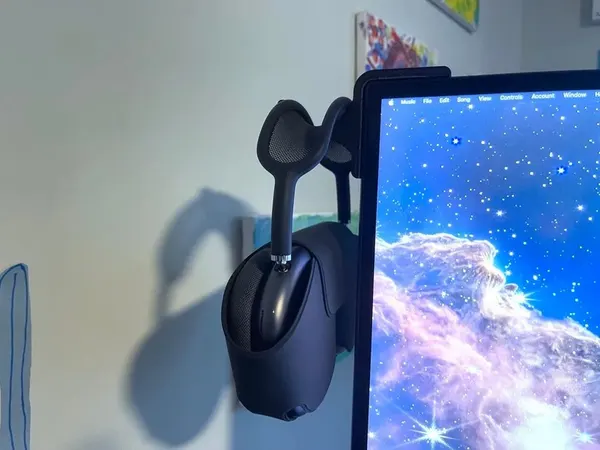 Держатель для наушников AirPods Max на монитор