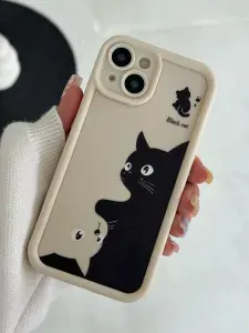Чехол на iPhone 15 с принтом котики бежевый