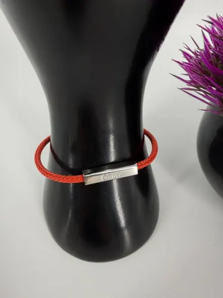 Бижутерный браслет в стиле Cartier