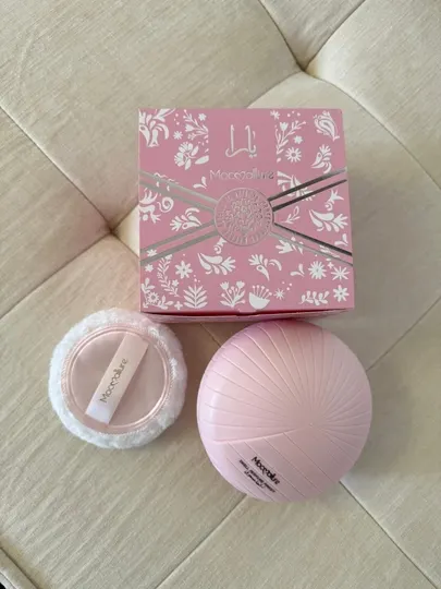 Парфюмированный тальк для тела Mocallure Yara - Love Pink, с эффектом парфюма, 100 гр