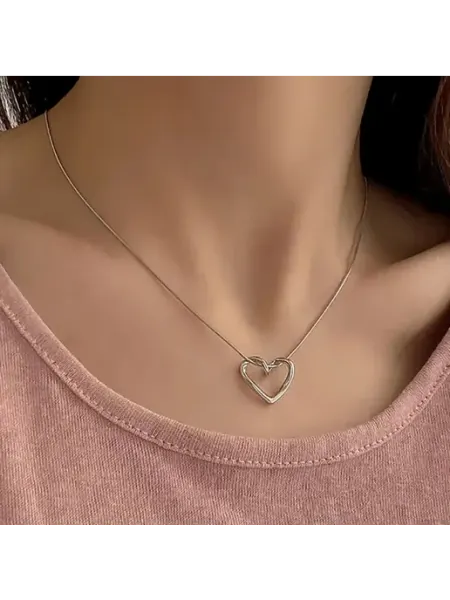 Изящная серебристая цепочка с сердцем