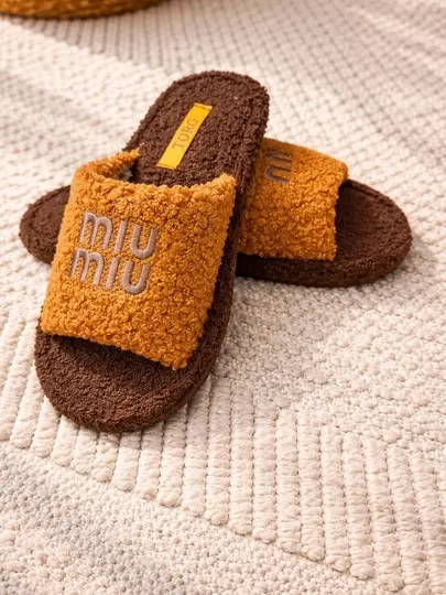 Домашние тапочки MIU MIU