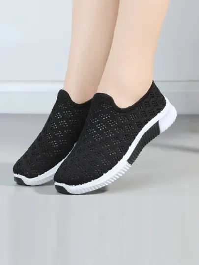 Женские кроссовки,Слипоны женские