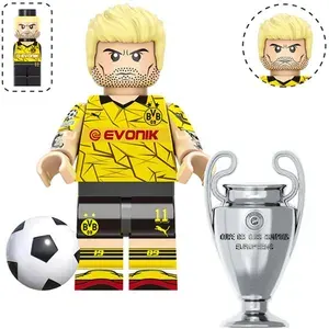 Фигурка футболиста, Марко Ройс, "Боруссия Дортмунд", конструктор для мальчиков