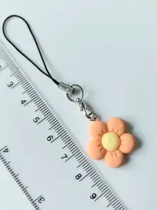 Подвеска, брелок для телефона, рюкзака, ключей. Цветок, цветочек на шнурке.