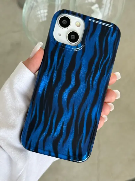 CaseLove Чехол на iPhone 13 глянцевый синий