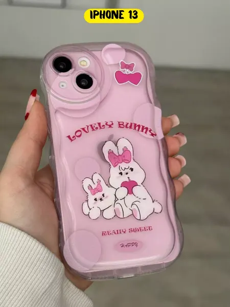 CaseLove Прозрачный чехол на iPhone 13 с принтом Зайчики