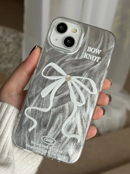 CaseLove Чехол на iPhone 13 мятый Серебряный