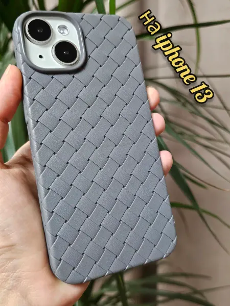 Чехол на iPhone 13 плетеный ботега тонкий