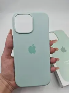 Силиконовый чехол c MagSafe на iPhone 16 Pro