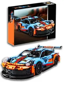 Конструктор "Спорткар Porsche 911 RSR Martini Design" в ярком окрасе J2006, 1680 деталей