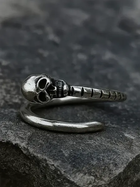 LAWE GOTHIC Разъемное готическое кольцо череп с хребтом Skull 18 мм
