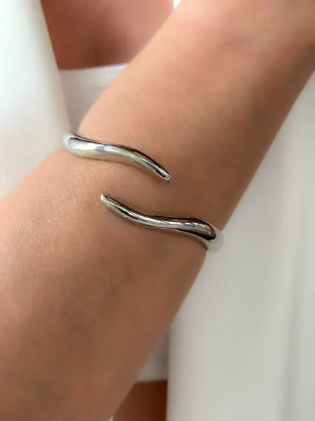 ROHINI accessories Браслет на руку жесткий