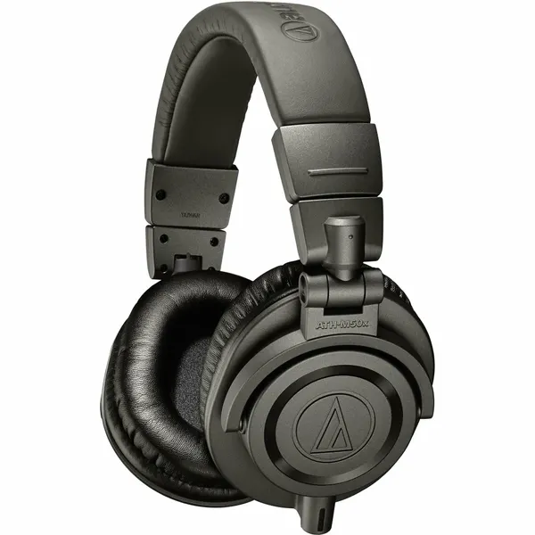 Закрытые мониторные наушники Audio-Technica ATH-M50x, черный