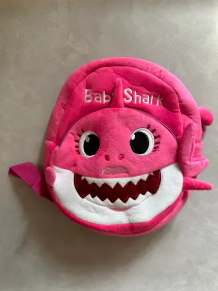 Grizunochek Детский плюшевый рюкзак Бэби Шарк (Baby Shark) акула розовая