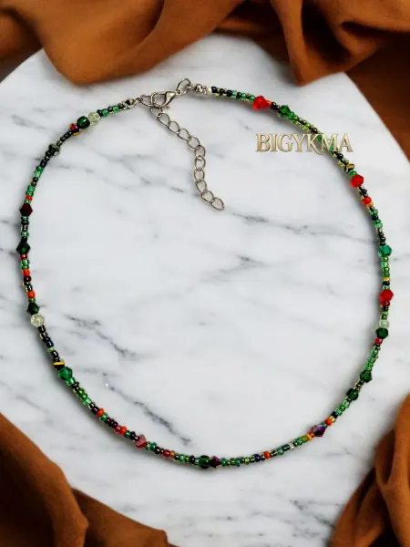 BIGYKMA Чокер из бисера на шею "Осенний лес", короткие бусы