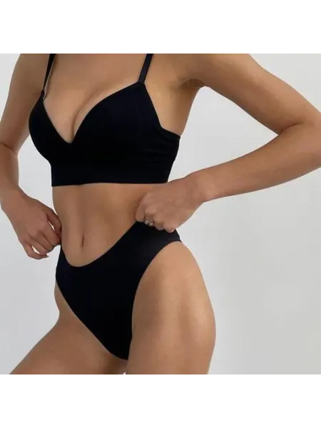 Hidden Chic Нижнее белье спортивное комплект трусы и топ