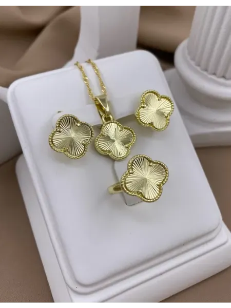 MARUA COLLECTION Комплект украшений под бриллиант