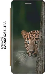 Чехол-книжка на Samsung Galaxy S23 Ultra / Самсунг С23 Ультра c принтом "Подглядывающий леопард" золотистый