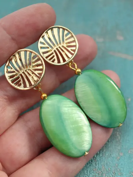 TE jewelry Серьги с натуральным камнем перламутром "Нимфея"