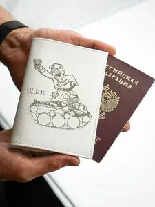 Обложка для паспорта натуральная кожа Прикольный танкист