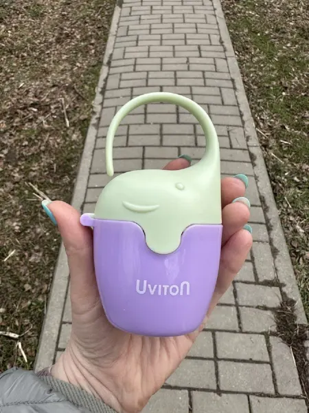 Uviton Контейнер для пустышек и сосок для хранения и прогулок