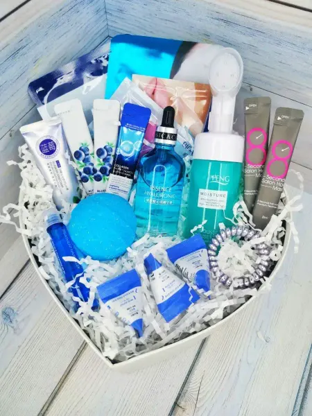 YourBeauty Подарочный набор уходовой декоративной косметики Бьюти Бокс
