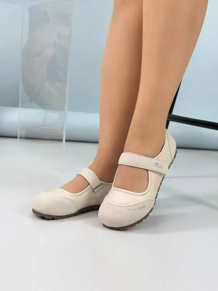 MIUMIU Балетки женские с ремешком