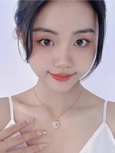 ZU BEAUTY Подвеска на шею сердце