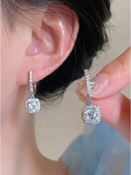 Серёжки с камнями бижутерия