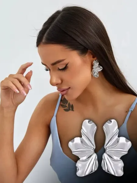 Beauty in details Серьги крупные большие бижутерия красные