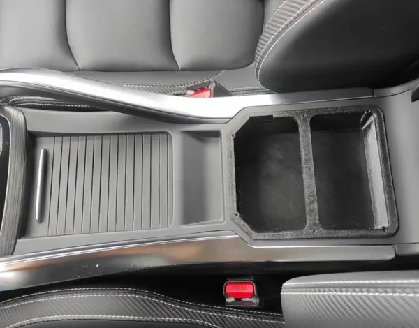 Органайзер для подлокотник Geely Atlas Pro PETG пластик, 1 отделение, жесткий, черный
