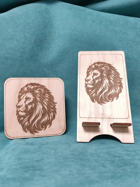 WoodCharm Подставки для телефона и кружки Лев 1