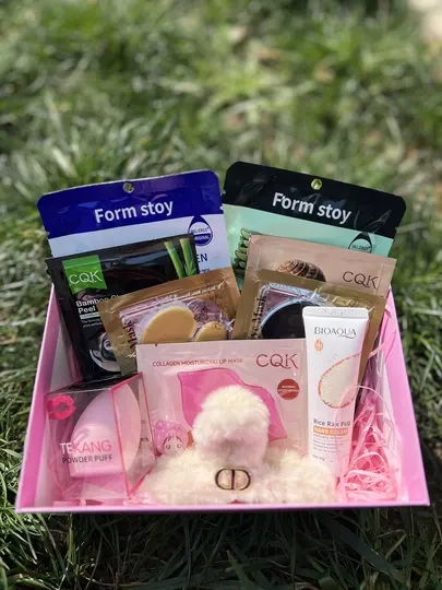 Подарочный набор уходовой косметики Beauty Box, 10 15 предметов, розовая коробка