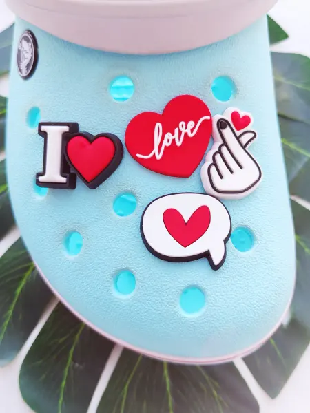 Fun_Jibz Джибитсы женские на Crocs украшения красные сердечко
