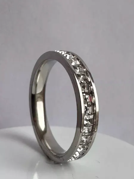 Peach jewelry кольцо сталь с камнями дорожка